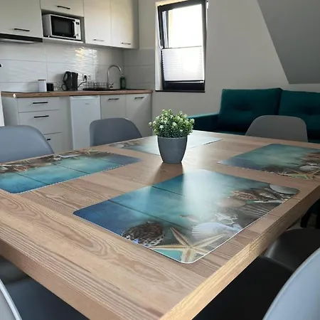 Lägenhet Pod Sosnami Sarbinowo